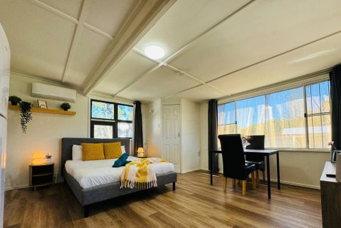 Shops Across St! Cute Studio In Salisbury - Accommodation Burleigh 3