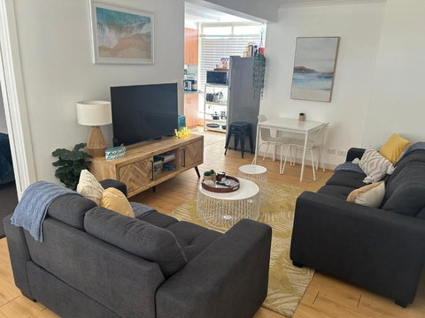 Sunshine Five - Accommodation Burleigh 0