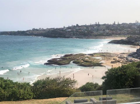 Tamarama Beachfront Apartment On Bondi To Bronte Walk - Accommodation Burleigh 0