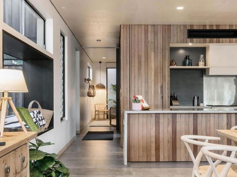 Tallowood - Accommodation Burleigh 2