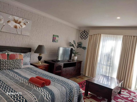 Sweet Home By The Golf Course - Accommodation Burleigh 3