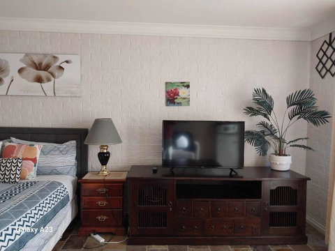 Sweet Home By The Golf Course - Accommodation Burleigh 2