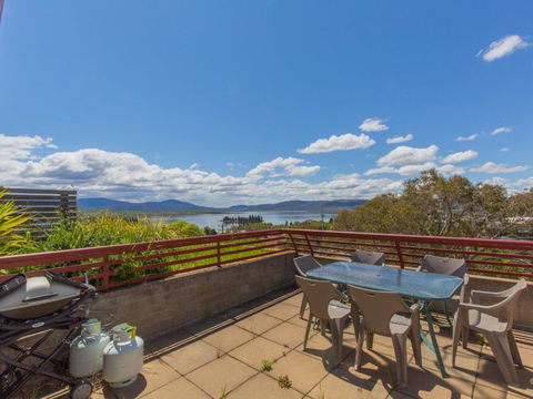 Tanderra 17 28 Park Road - Accommodation Burleigh 0