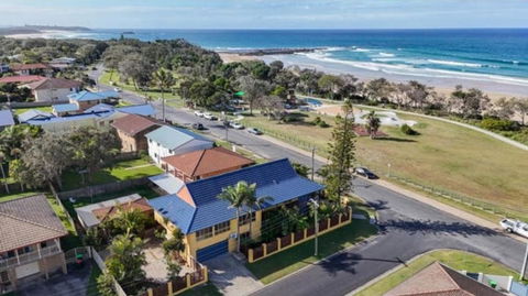 The Beach House - Accommodation Burleigh 0