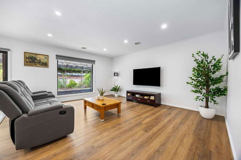 The Canadian Escape Ballarat - Up To 10 Guests - Accommodation Burleigh 3