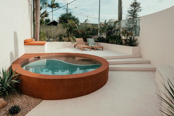 The Cheshire Cat Boutique Motel with Accommodation Burleigh