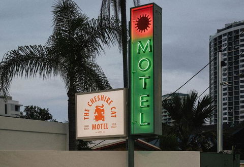 The Cheshire Cat Boutique Motel - Accommodation Burleigh 1