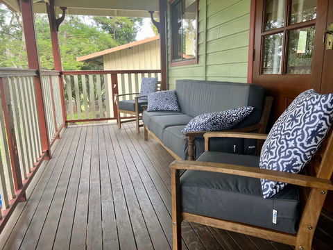 The Cottage On Stokers - Accommodation Burleigh 3