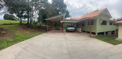 The Cottage On Stokers - Accommodation Burleigh 1