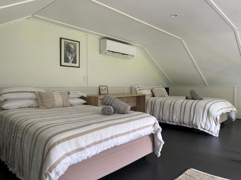 The Crab Pot - Accommodation Burleigh 2