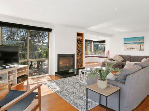 The Deck House - Accommodation Burleigh 1
