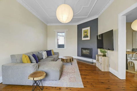 The Edward Charmer - Heritage Home, Pet Friendly - Accommodation Burleigh 1