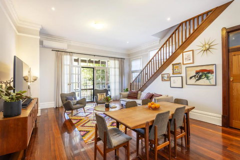 The Federation Cottage - EXECUTIVE ESCAPES - Accommodation Burleigh 0