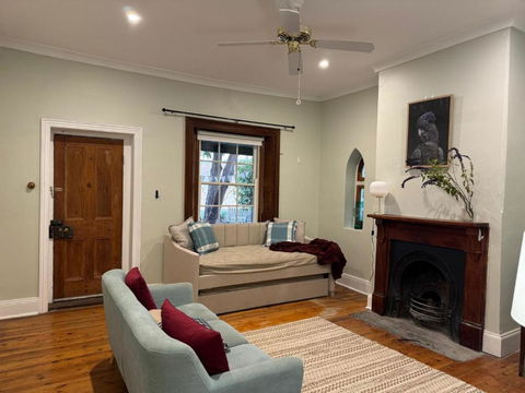 The Garden Cottage - Accommodation Burleigh 3