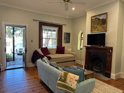 The Garden Cottage - Accommodation Burleigh 0