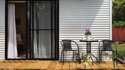 The Garden Room - Accommodation Burleigh 2