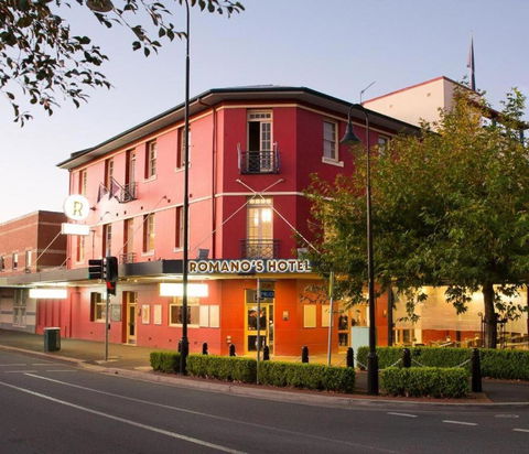 The Hampden Suites - Accommodation Burleigh 1