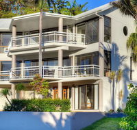 BEACHSIDE MANOR - walk to the beach - Accommodation Burleigh