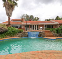 Beautiful Resort Retreat Villa in the Yarra Valley - Entertainer's delight - Accommodation Burleigh
