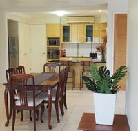 Bed and Breakfast with airport transfers and rental car - Accommodation Burleigh