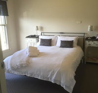 Bennett House Horsham - Accommodation Burleigh