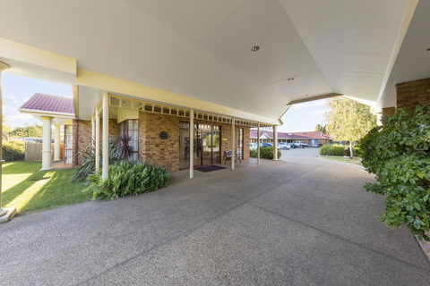 Best Western Ambassador Motor Inn & Apartments - Accommodation Burleigh 2