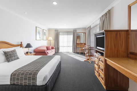 Best Western Ambassador Motor Inn & Apartments - Accommodation Burleigh 0
