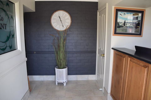 Best Western Coachmans Inn Motel - Accommodation Burleigh 2