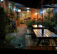 Bev and Mick's International Backpackers at Mcmahon's - Accommodation Burleigh