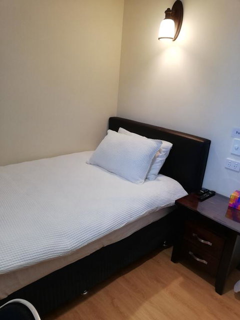 BHA - Accommodation Burleigh 2