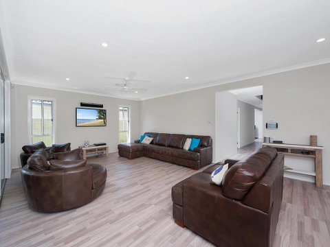 Big Wave - Accommodation Burleigh 2