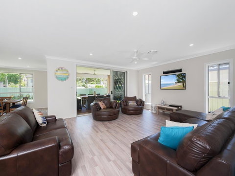 Big Wave - Accommodation Burleigh 1