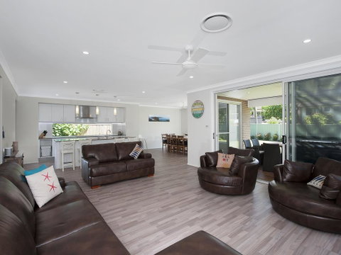 Big Wave - Accommodation Burleigh 3