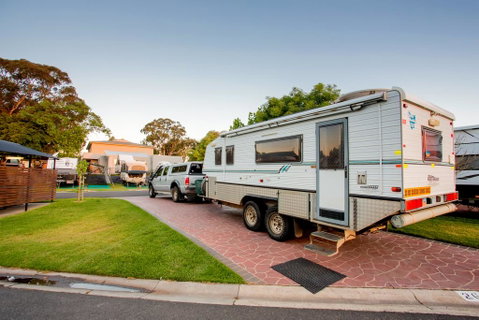 BIG4 Melbourne Holiday Park - Accommodation Burleigh 2