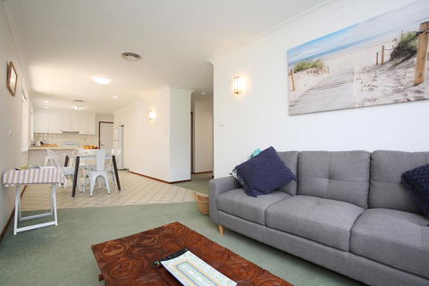 BILL'S - Accommodation Burleigh 0