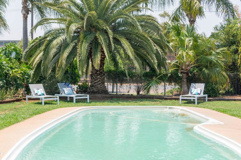 Billabong Motel - Accommodation Burleigh 1