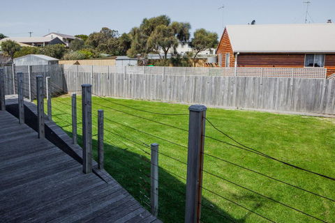 Birdland - Bold, Unique And Modern - Accommodation Burleigh 1