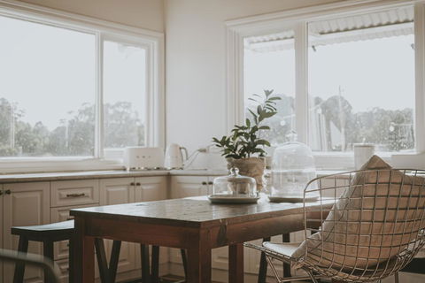 Blacksmiths Cottage - Accommodation Burleigh 3
