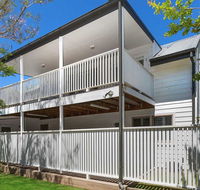 Blake Loft on Manning - 500 metres to two beaches - Accommodation Burleigh