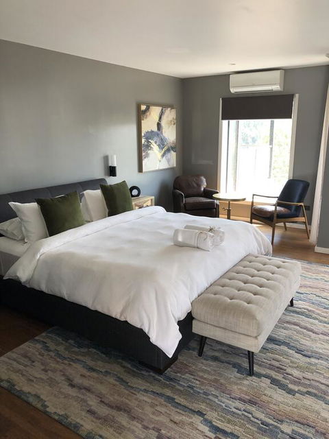 Blue Jacket Motel - Accommodation Burleigh 0
