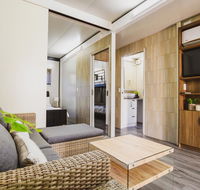 Blue Sapphire Village - Accommodation Burleigh