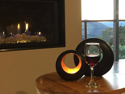 Blue Summit Cottages - Accommodation Burleigh 0