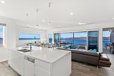 Blue Water Splendour - Infinity Pool And Amazing Views!! - Accommodation Burleigh 3
