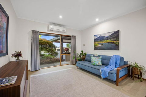The Nook - Accommodation Burleigh 1