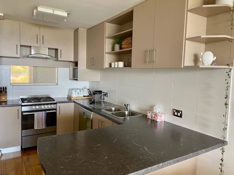 The Swan - Park & River Views Next To Perth Zoo - Accommodation Burleigh 3