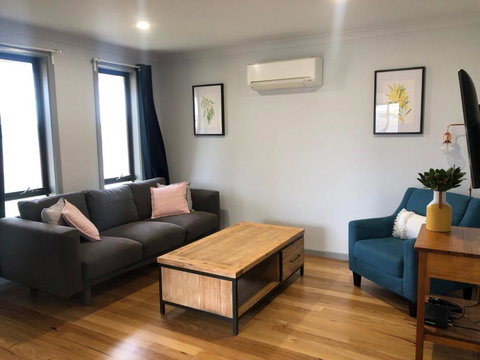 The Weekender - Accommodation Burleigh 1