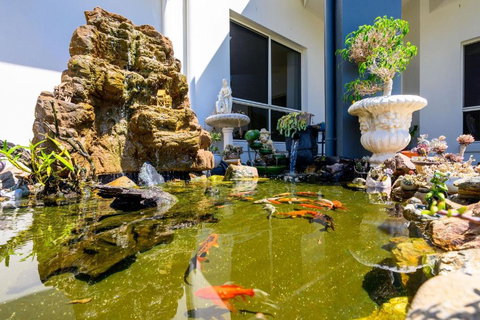 Theme Park Paradise 4BR Spacious Family Home - Accommodation Burleigh 3