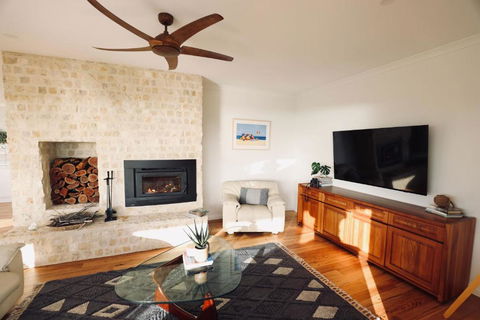 Wrights Bay House - Accommodation Burleigh 1