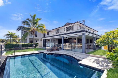 YALLA24-Luxury Resort Style Home - Accommodation Burleigh 0