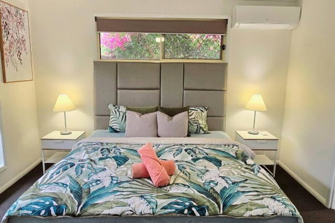 Relaxing Hamptons Style Home In Forest Lake - Accommodation Burleigh 0